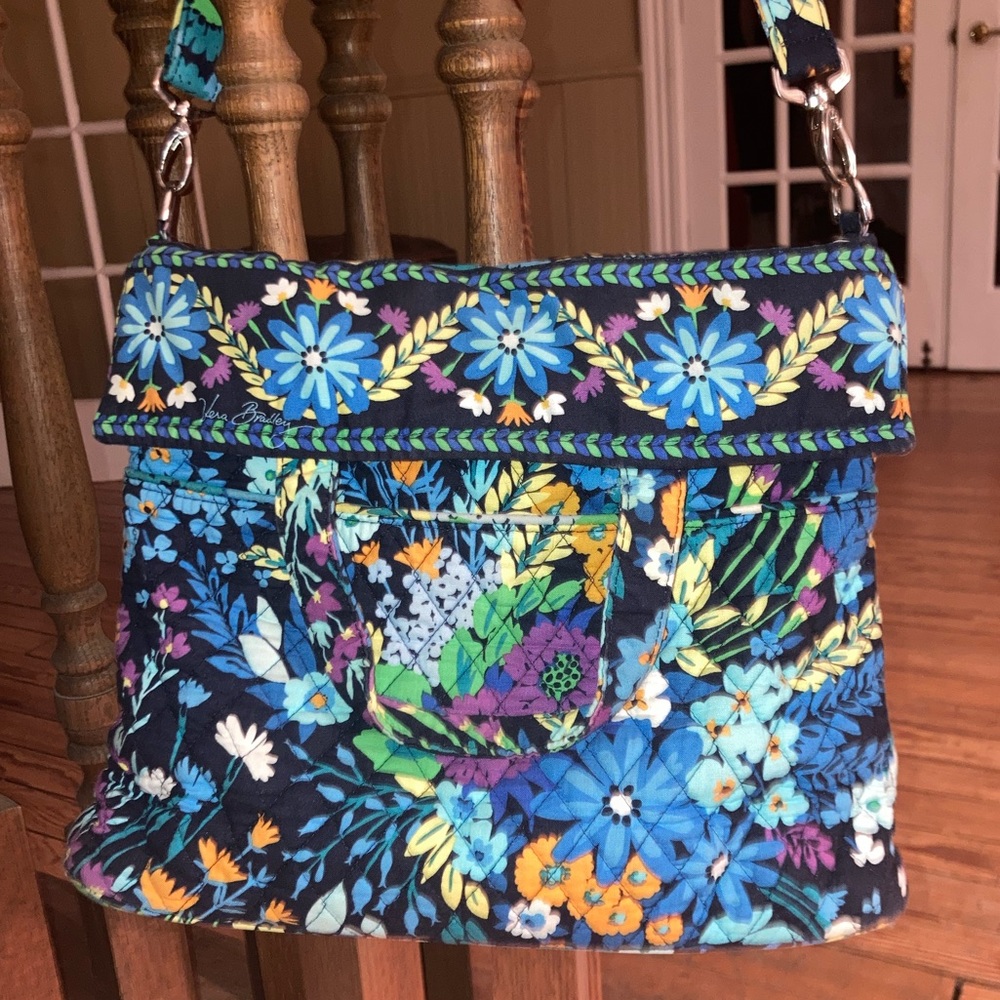 Vera Bradley colorful  flower print purse with detachable strap